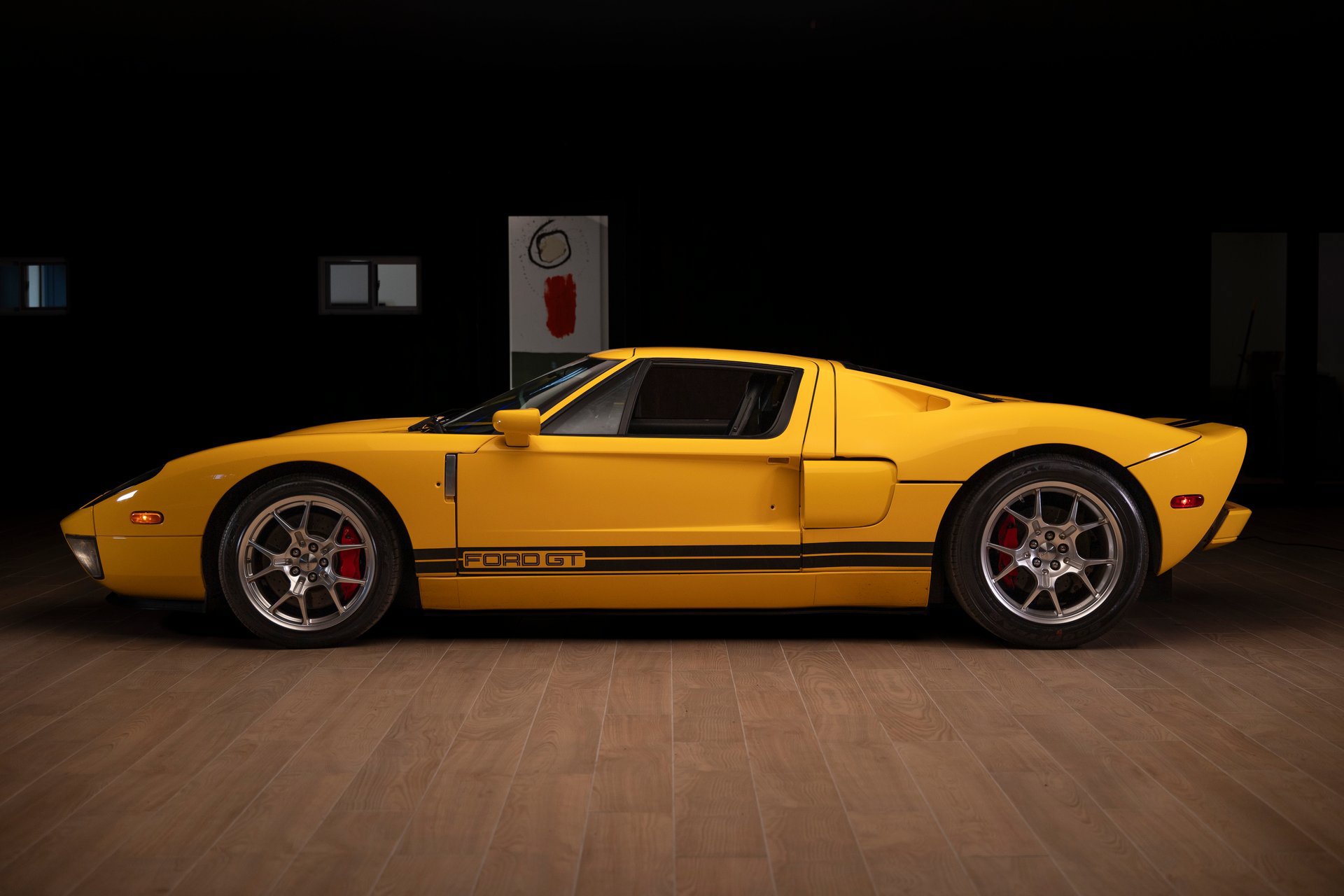 Used 2005 Ford GT RWD image 16