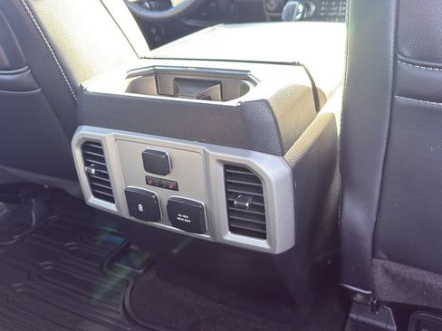 Used 2019 Ford F150 Lariat w/ Equipment Group 502A Luxury AWD/4WD image 28