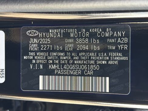 Used 2025 Hyundai Elantra SE image 35