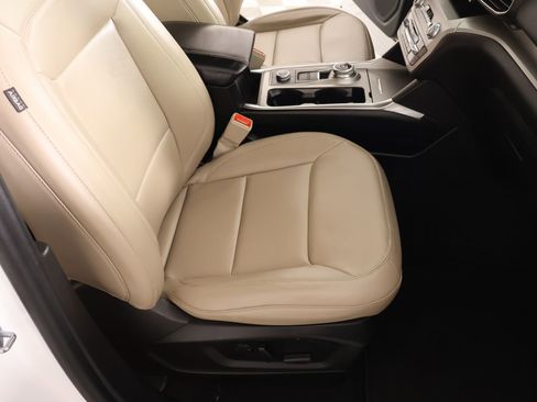 Used 2024 Ford Explorer XLT w/ Equipment Group 202A image 14