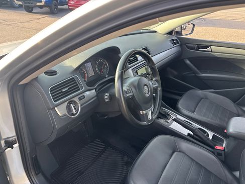 Used 2015 Volkswagen Passat 1.8T SE image 10