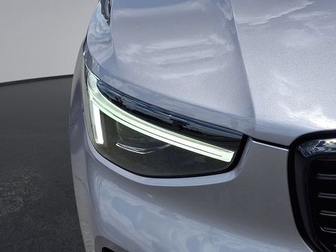 Certified 2026 Volvo XC40 B5 Plus AWD/4WD image 34