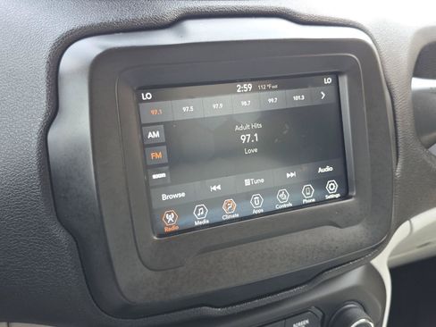 Used 2019 Jeep Renegade Limited AWD/4WD image 20