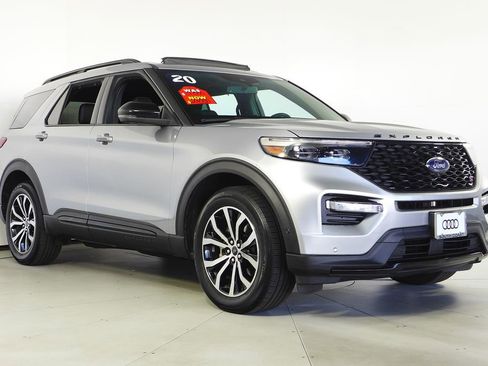 Used 2020 Ford Explorer ST w/ Premium Technology Package image 4