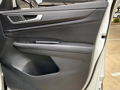 Used 2024 Volkswagen Atlas Cross Sport SEL image 23