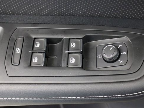 New 2025 Volkswagen Atlas Cross Sport SEL Premium R-Line AWD/4WD image 17