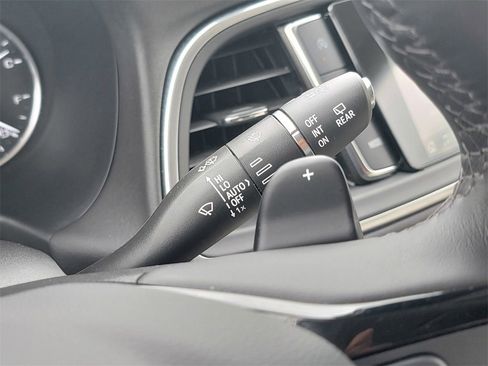 Used 2023 Buick Enclave Avenir w/ Avenir Technology Package image 38