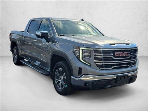 Used 2023 GMC Sierra 1500 SLT image 3