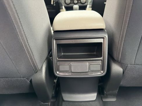 Used 2023 Subaru Forester AWD/4WD image 38