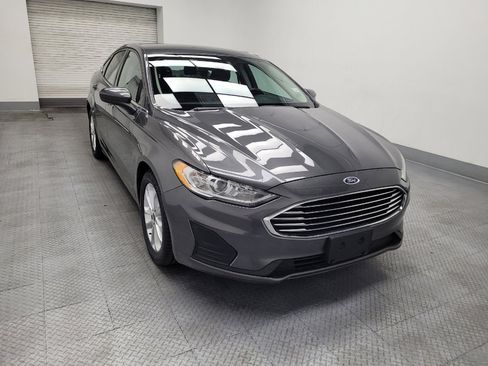 Used 2019 Ford Fusion SE FWD image 14