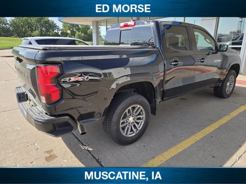 Used 2023 Chevrolet Colorado LT w/ LT Convenience Package II AWD/4WD image 3