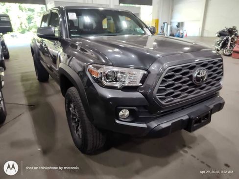 Used 2023 Toyota Tacoma TRD Off-Road w/ Technology Package AWD/4WD image 4