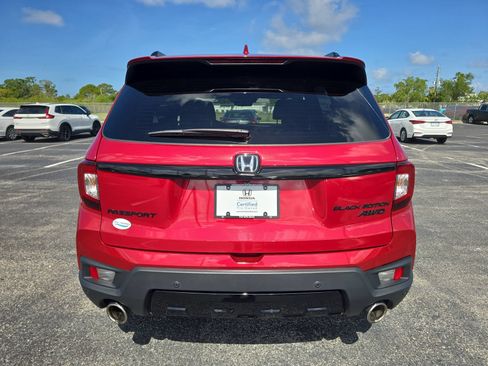 Certified 2025 Honda Passport Black Edition image 5