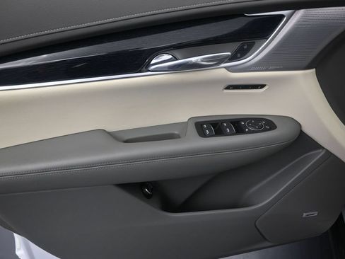 Used 2024 Cadillac XT6 Premium Luxury FWD image 11