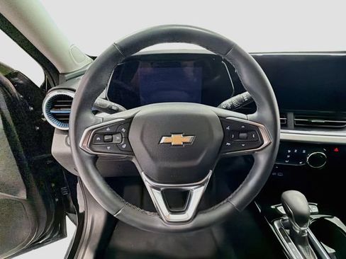 Certified 2024 Chevrolet Trax LT w/ Driver Confidence Package FWD image 10