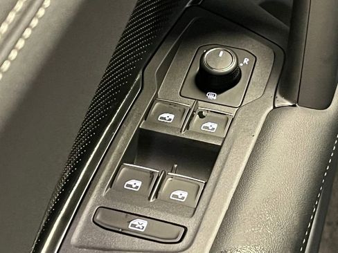 New 2026 Volkswagen Tiguan SE R-Line FWD image 19