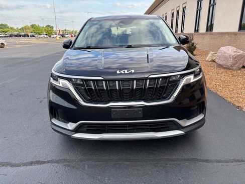 Used 2022 Kia Carnival LX FWD image 11