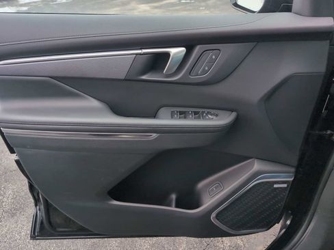 Used 2025 Buick Enclave Sport Touring image 29