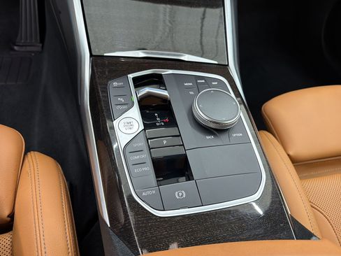 Used 2023 BMW 330i Sedan w/ Convenience Package RWD image 18