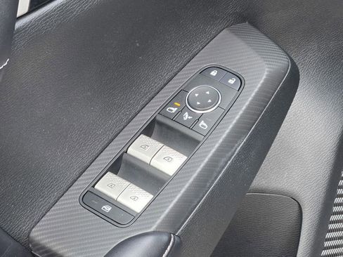 Used 2024 Mitsubishi Outlander SE image 27