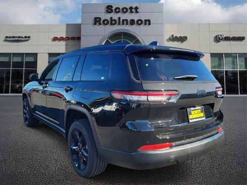 New 2025 Jeep Grand Cherokee L Altitude image 3