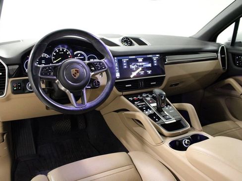 Certified 2019 Porsche Cayenne E-Hybrid image 4