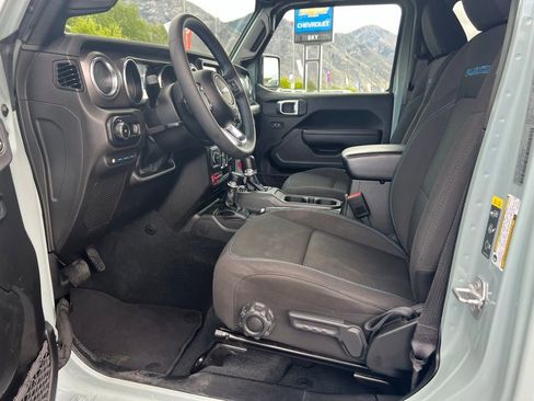 Used 2023 Jeep Wrangler Unlimited Rubicon 4xe AWD/4WD image 24