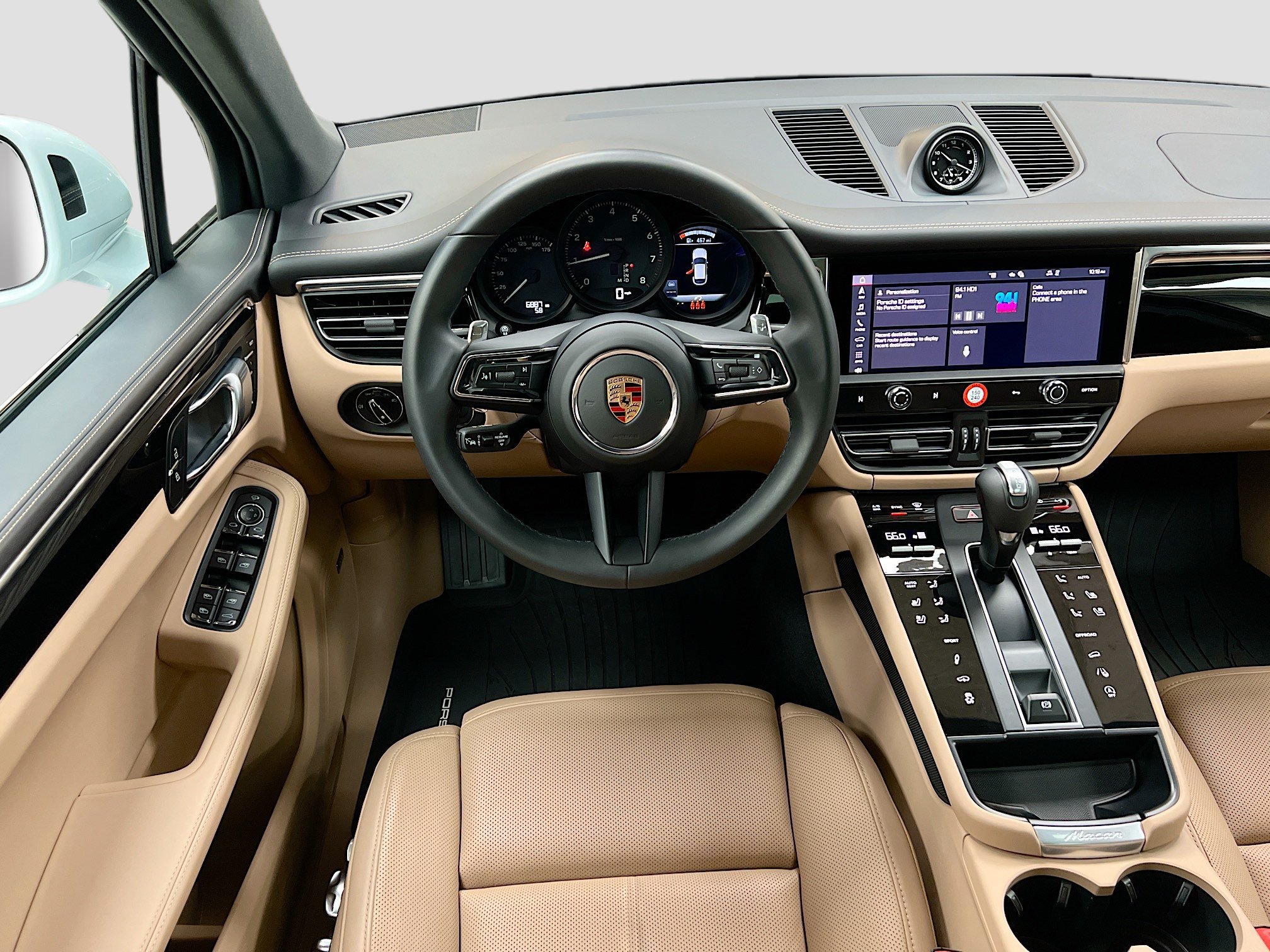 Certified 2026 Porsche Macan AWD/4WD image 25