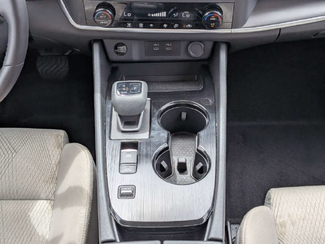 Used 2025 Nissan Rogue SV FWD image 17