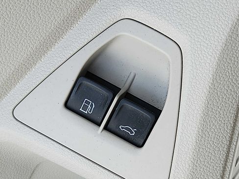 Used 2024 Volkswagen Jetta SE FWD image 26
