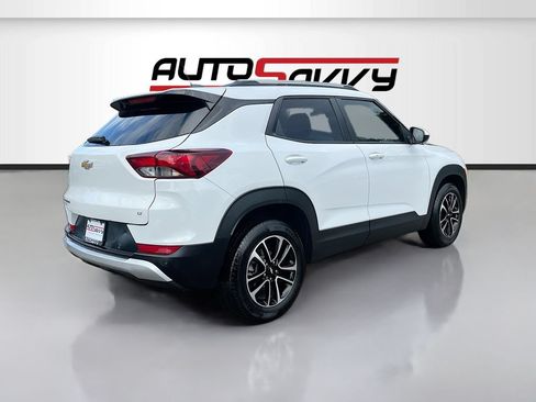 Used 2025 Chevrolet TrailBlazer LT w/ LT Cold Weather Package FWD image 7