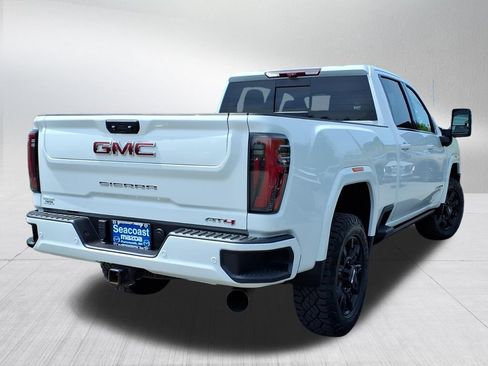 Used 2025 GMC Sierra 2500 AT4 w/ Technology Package AWD/4WD image 5
