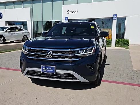 Certified 2021 Volkswagen Atlas Cross Sport SE AWD/4WD image 3