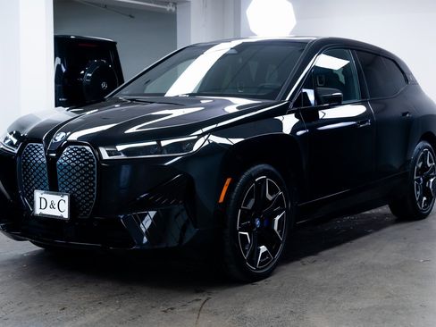 Used 2024 BMW iX xDrive50 w/ Sport Package image 3