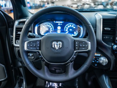 Used 2025 RAM 1500 Laramie w/ Night Edition image 38