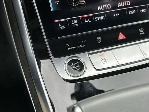 Used 2022 Audi Q8 Prestige image 34