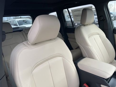 New 2025 Jeep Grand Cherokee Limited image 32