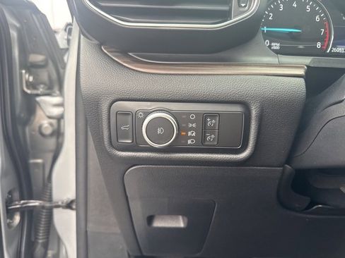 Used 2024 Ford Explorer Limited image 16