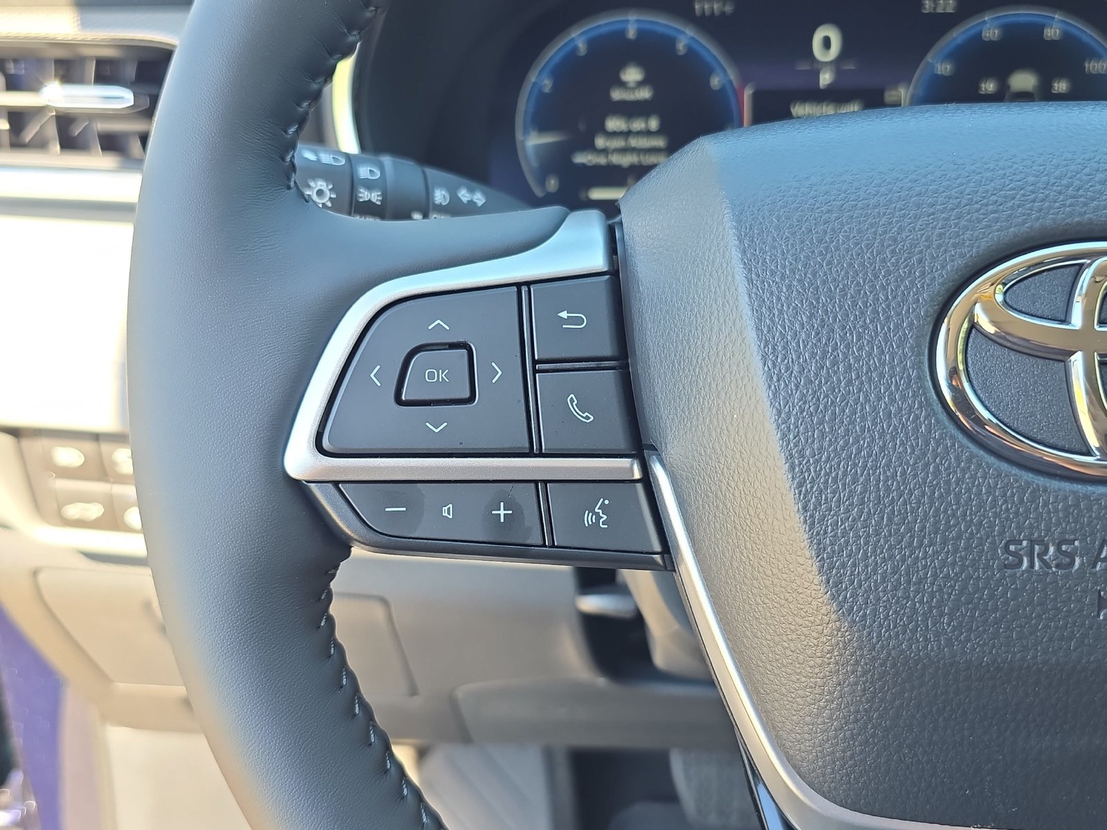 New 2026 Toyota Highlander Platinum AWD/4WD image 13