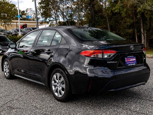 Used 2021 Toyota Corolla LE FWD image 4