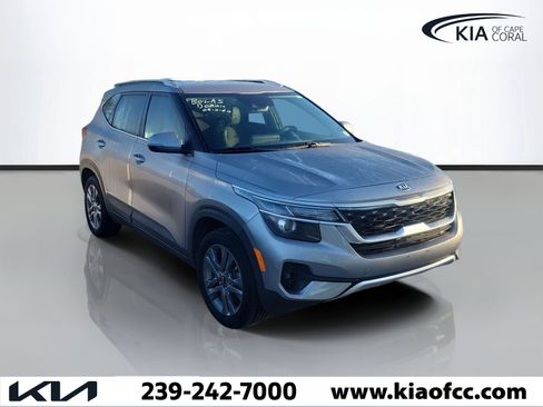 Used 2021 Kia Seltos S AWD/4WD image 1