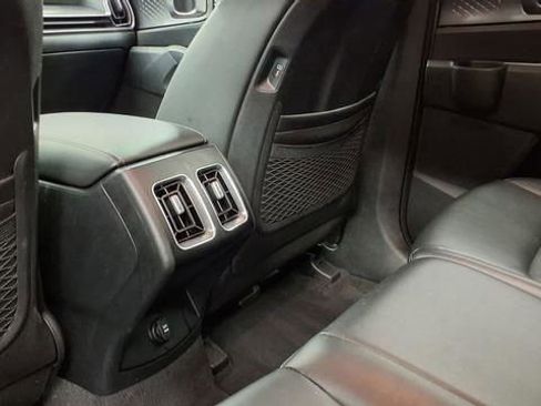 Used 2024 Kia Sorento S image 24