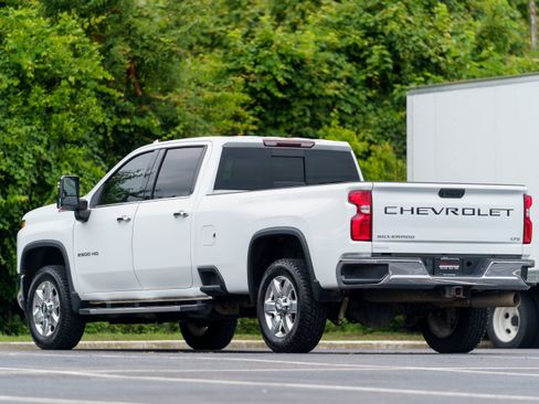 Used 2020 Chevrolet Silverado 2500 LTZ w/ LTZ Convenience Package AWD/4WD image 3