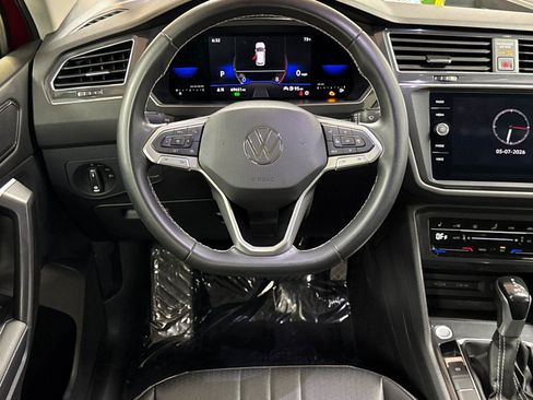Used 2023 Volkswagen Tiguan SE FWD image 13