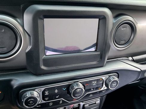 Used 2022 Jeep Wrangler Unlimited Sport AWD/4WD image 15