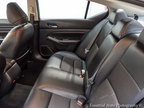 Used 2019 Nissan Altima 2.5 SR FWD image 11