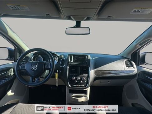 Used 2020 Dodge Grand Caravan SE image 10