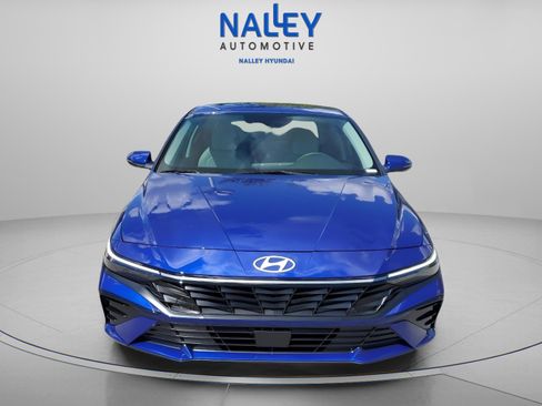 Used 2025 Hyundai Elantra Limited image 2