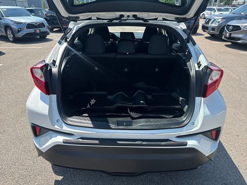 Used 2019 Toyota C-HR LE FWD image 7