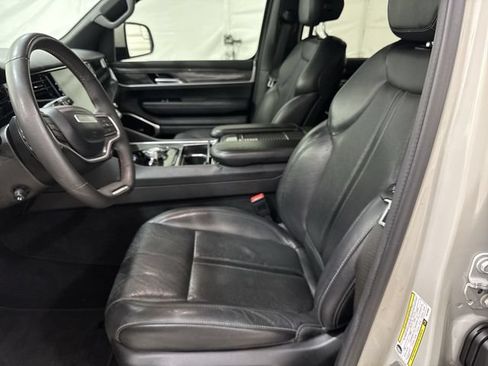 Used 2022 Jeep Wagoneer Series II w/ Premium Group I AWD/4WD image 20